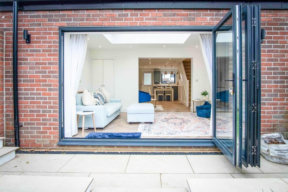 Hatherleigh Drive - 2 Bedroom House - Mumbles
