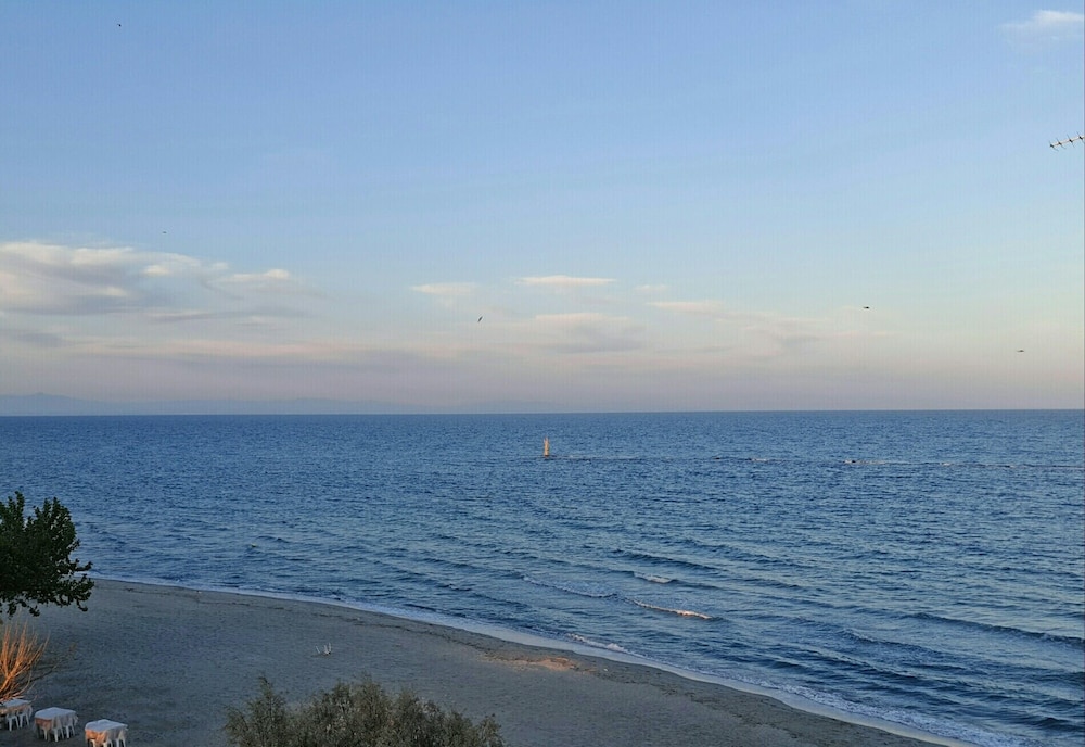 STUDIO JUST ON THE BEACH view 5