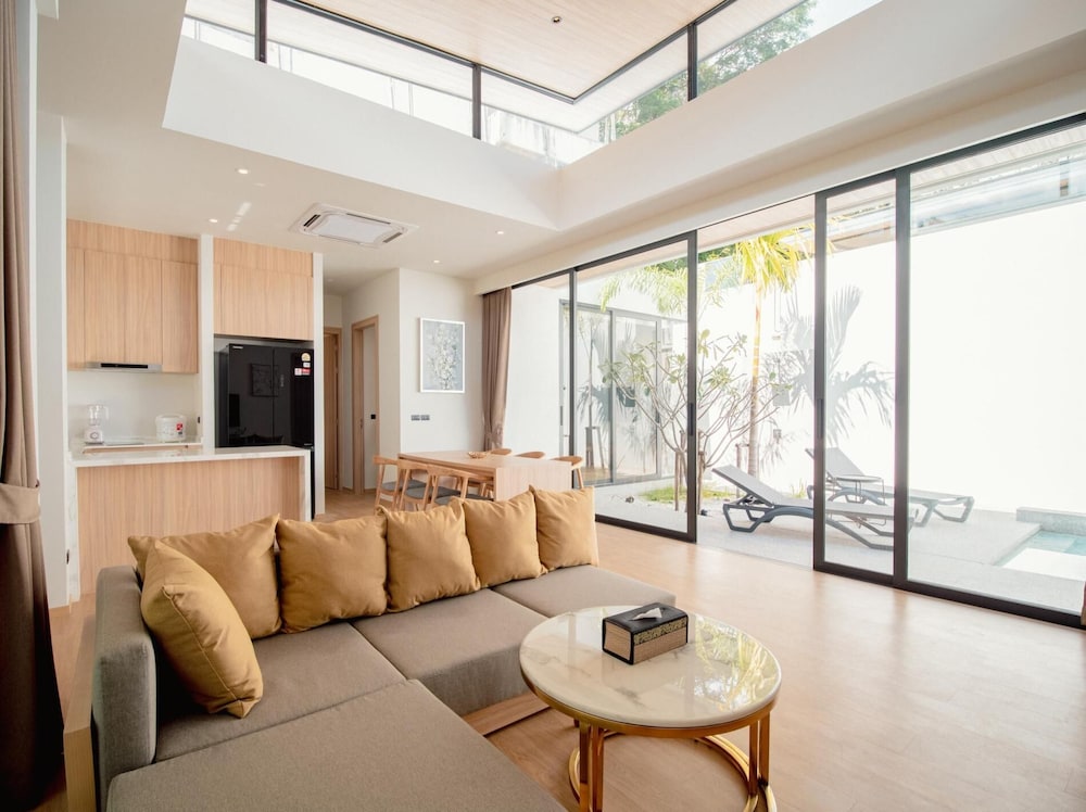 Elegant Aileen 3 Bedroom Pool Villa Naithon