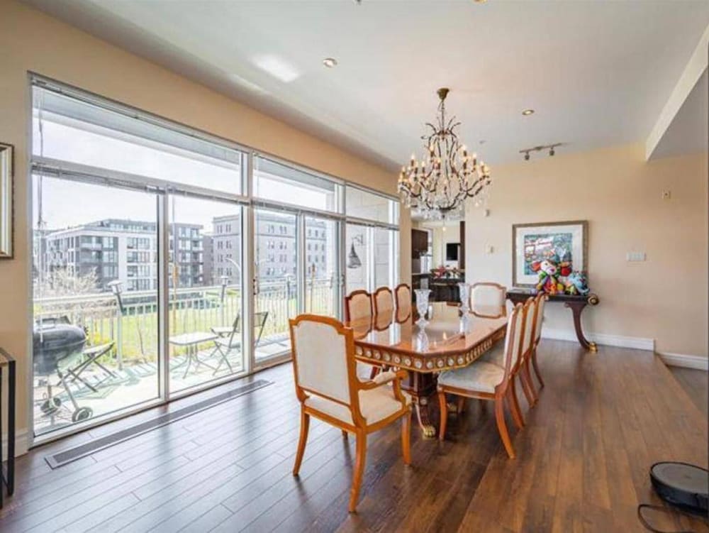 Sleeps6-apartment-parking-balcony-patio