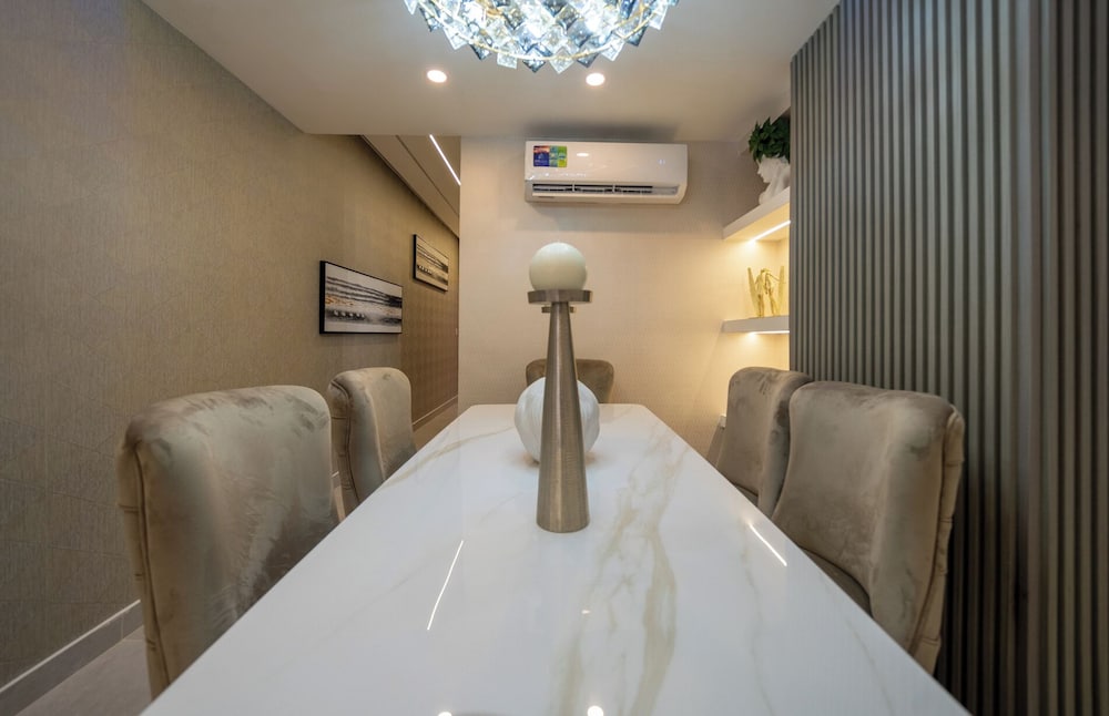 Enjoy Stylish 3br 3, 5b Stylish, Downtown Ocean View
