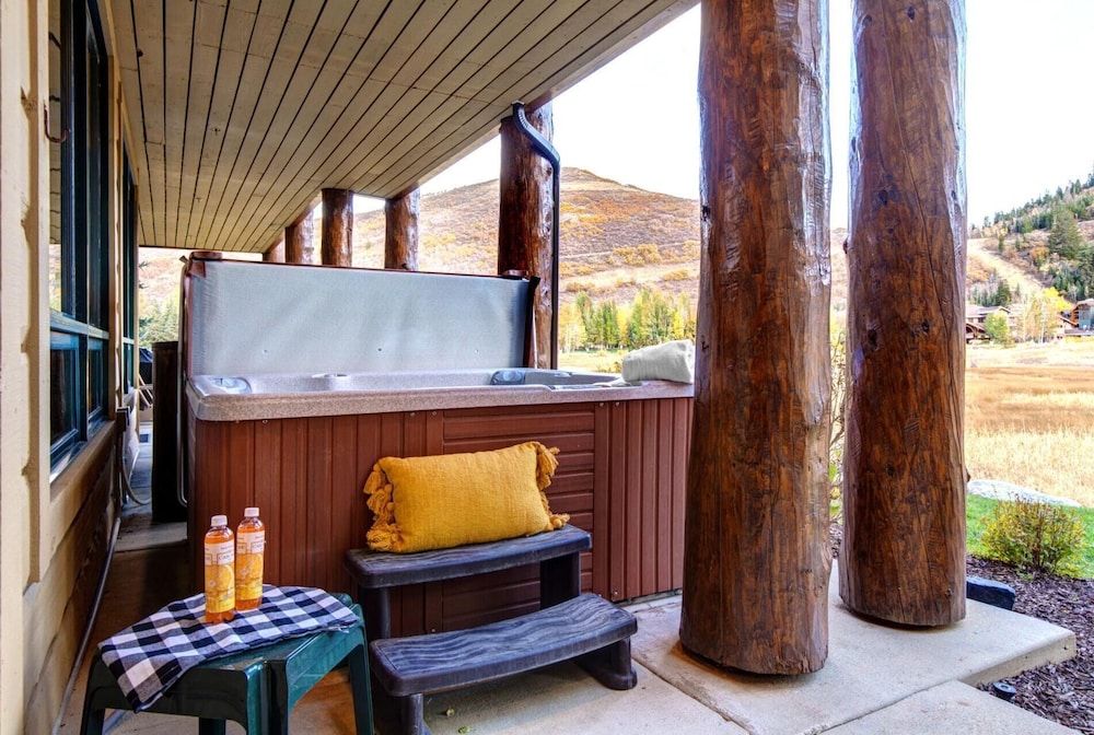 Deer Valley Bct-501 Hot Tub KBM Resorts