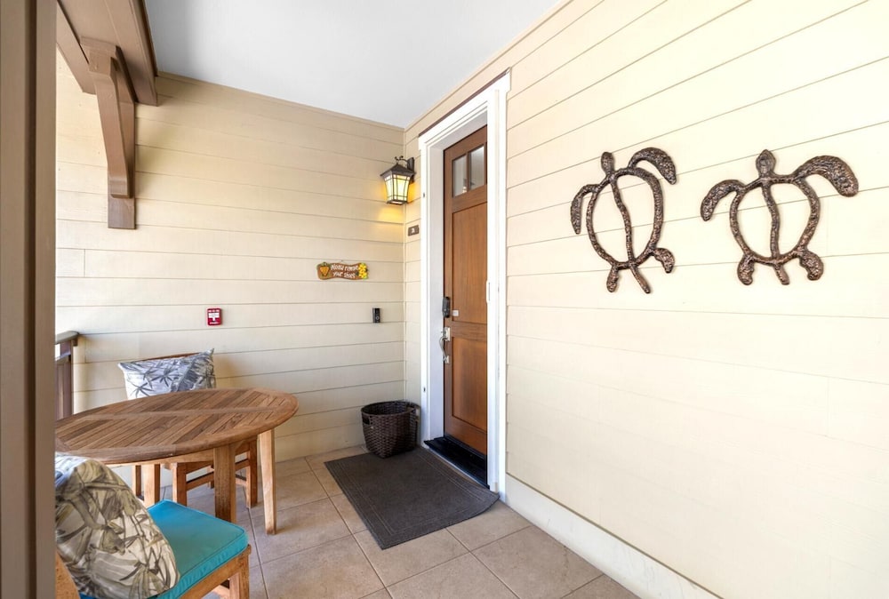 Halii Kai Oceanfront KBM Resorts 2 Units, 4 Bedrooms Ml-2567