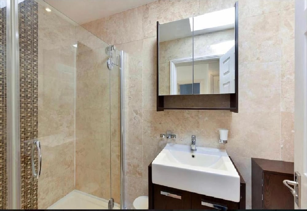 Luxury 3-bed Kensington Apartment - Sleeps 6