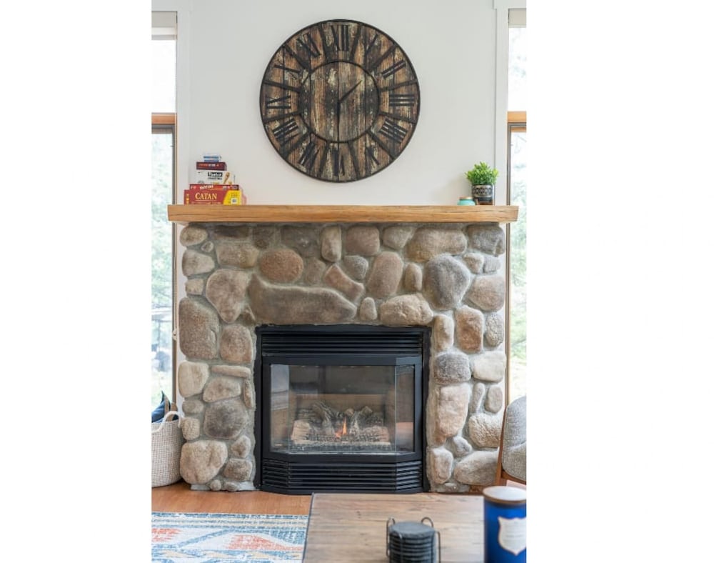 Chardonnay Chalet No Service Fees Fireplace