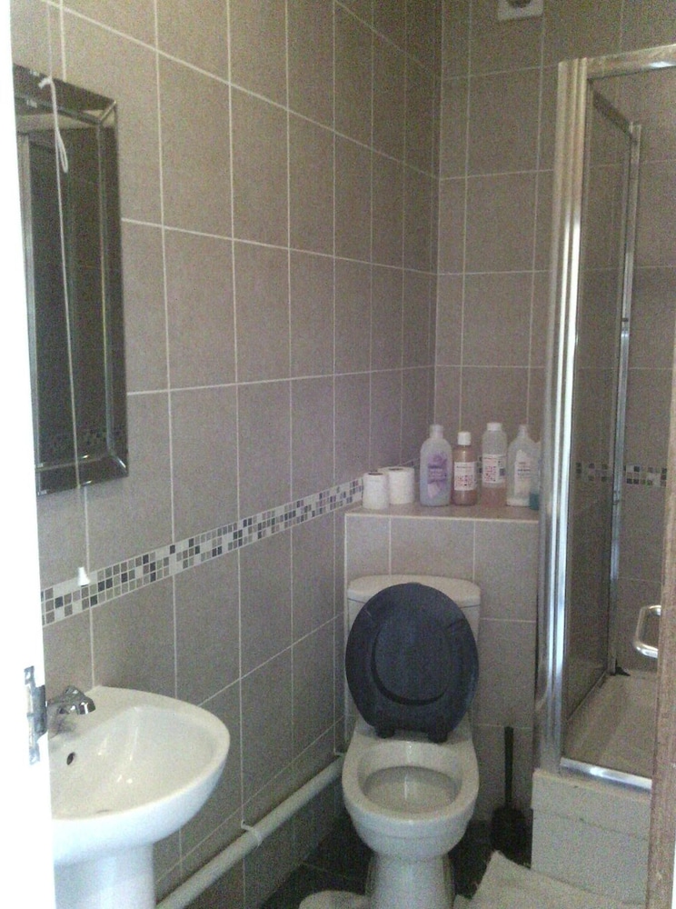 Oxford Vacations - Athena Guest House - Property Image 7