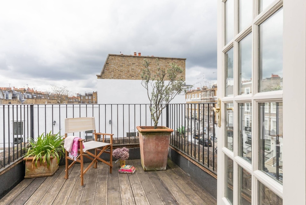Cadogan Street III by Onefinestay