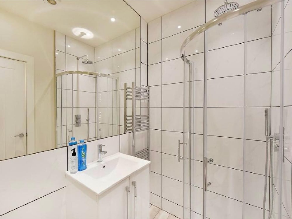 3-bed South Kensington Flat With Outdoor Terrace