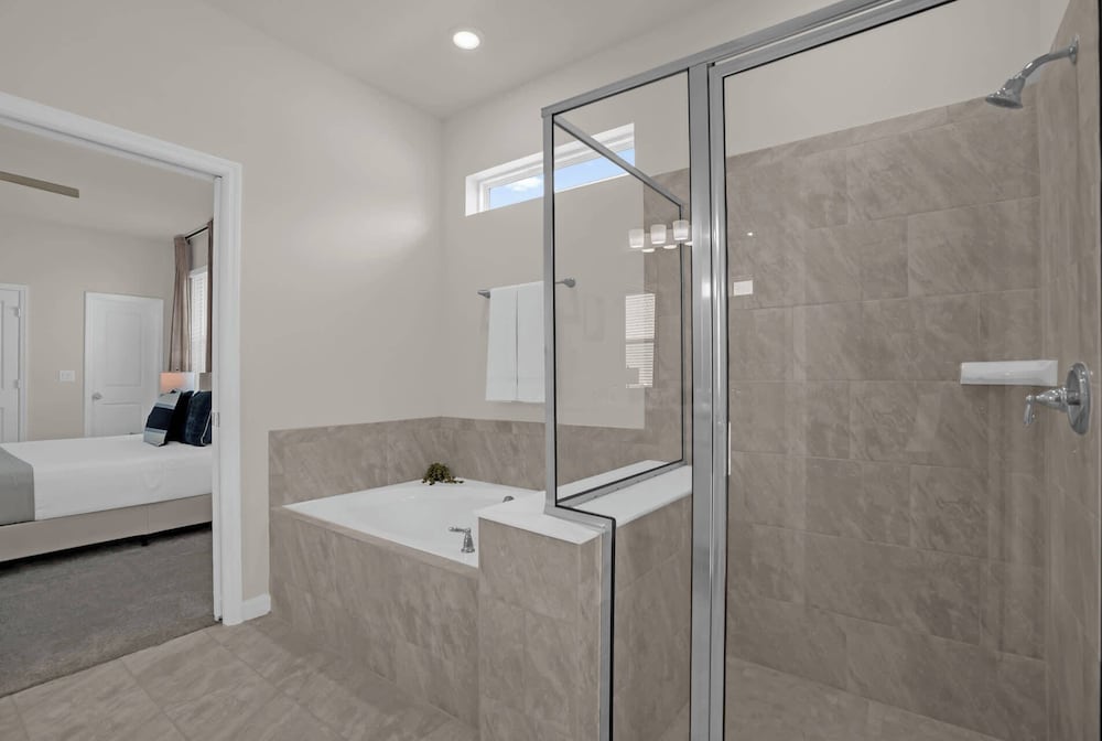 Upstay: Family Retreat w Pool, Cinema & Games Room