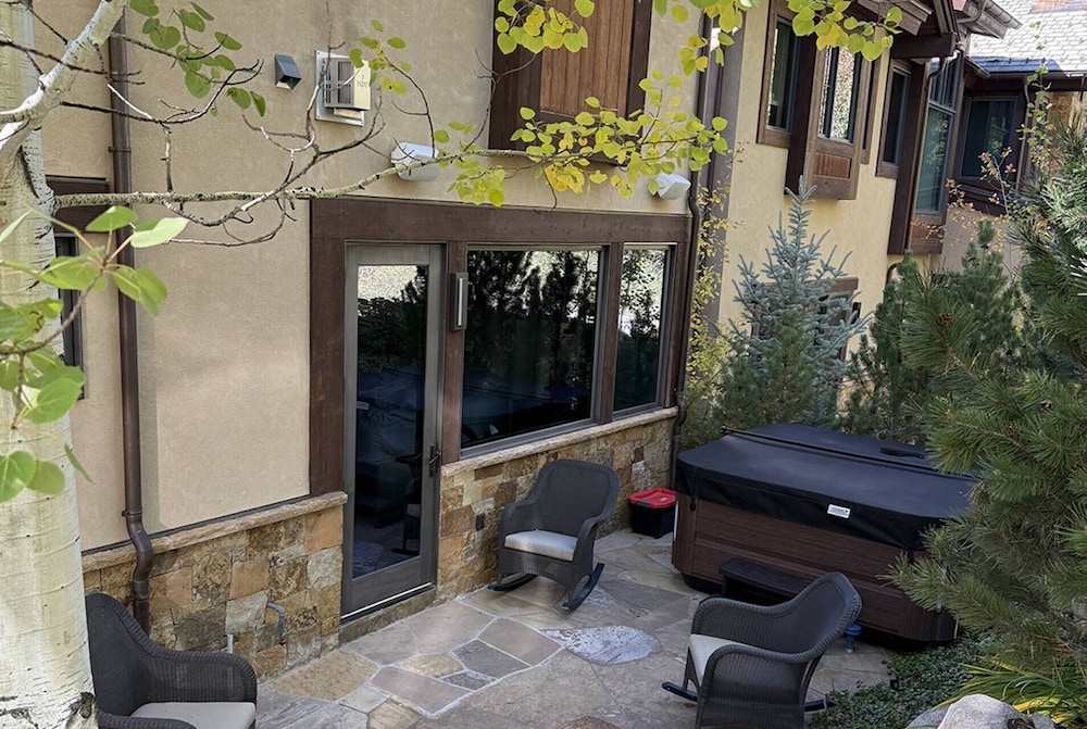 Fox Crossing Luxury Home view 4