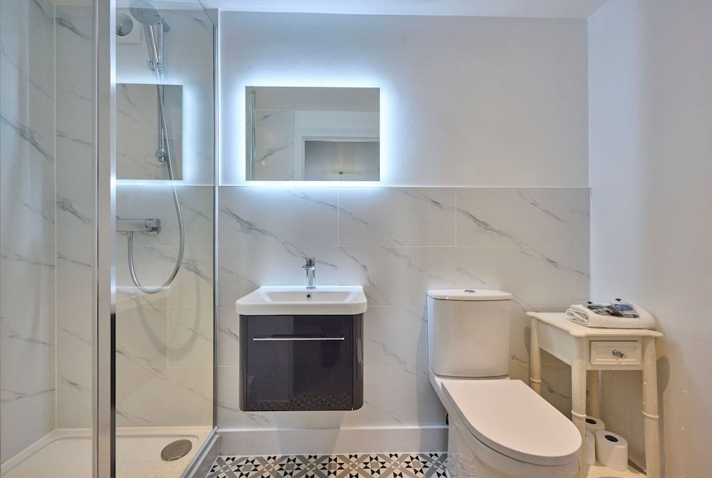 Host Stay Roundwood House