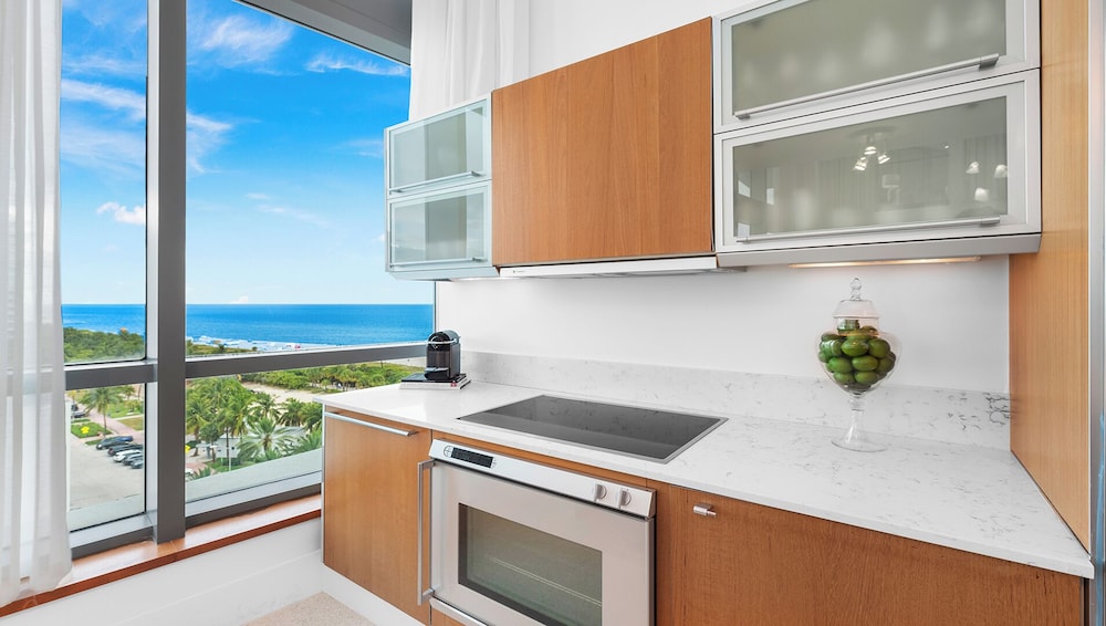 Luxury Vacation Rentals at The Setai by LRMB