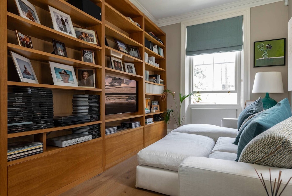 Clarendon Street by Onefinestay