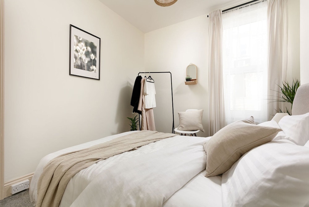 Host Stay Turret Grove view 4
