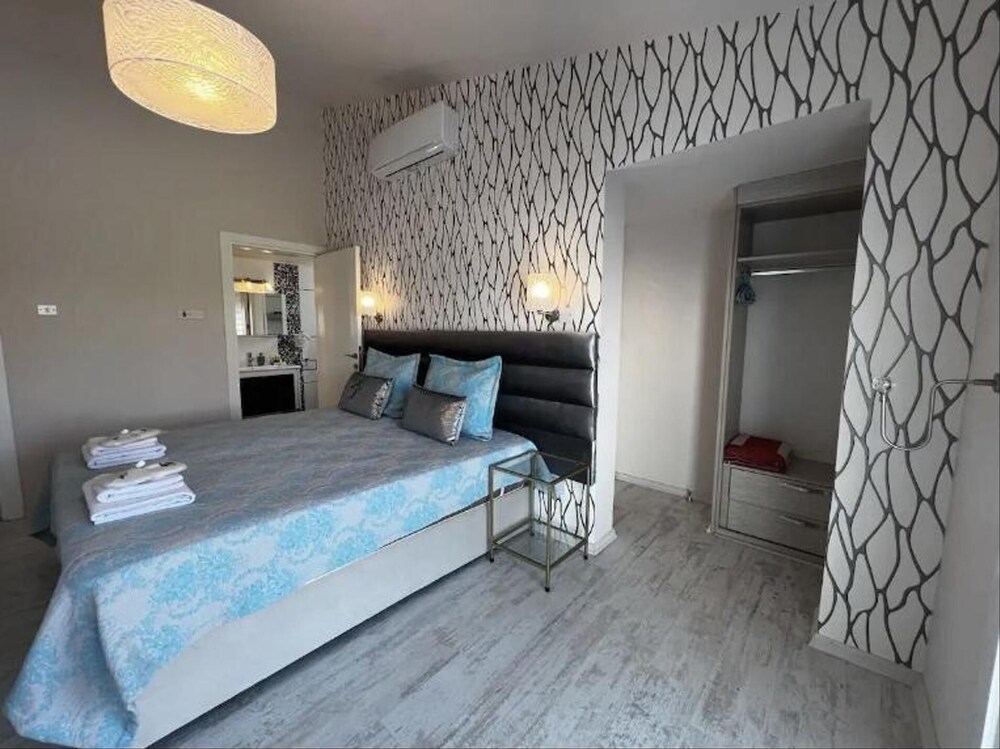 4 Bedroom Private Villa, Pool, Kyrenia Town