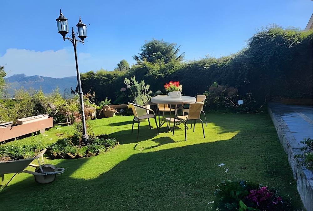 THE WRITERS HOUSE