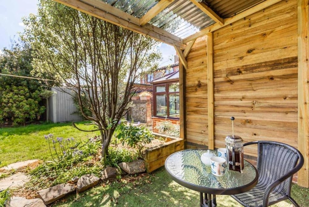 Norfolk - Cottage - Stay 8 - Pet Friendly - Garden