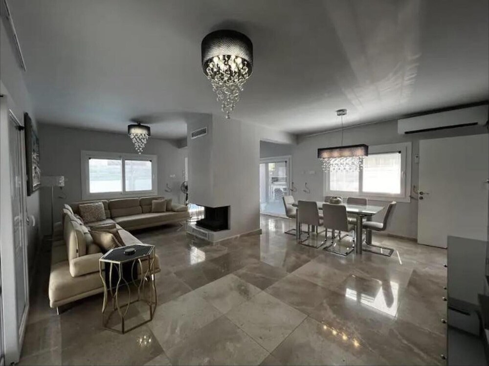 4 Bedroom Private Villa, Pool, Kyrenia Town
