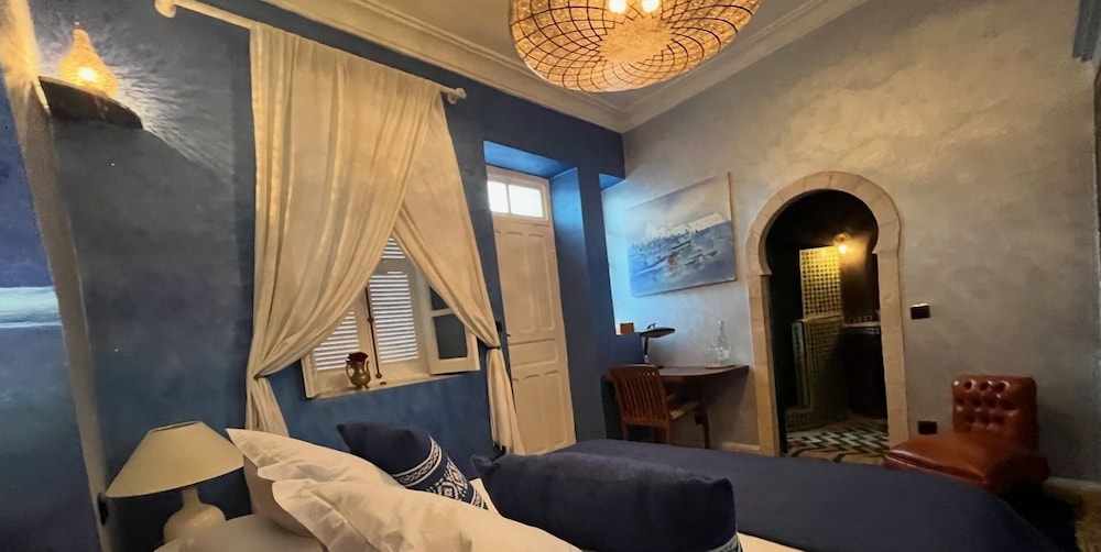 RIAD MALAÏKA