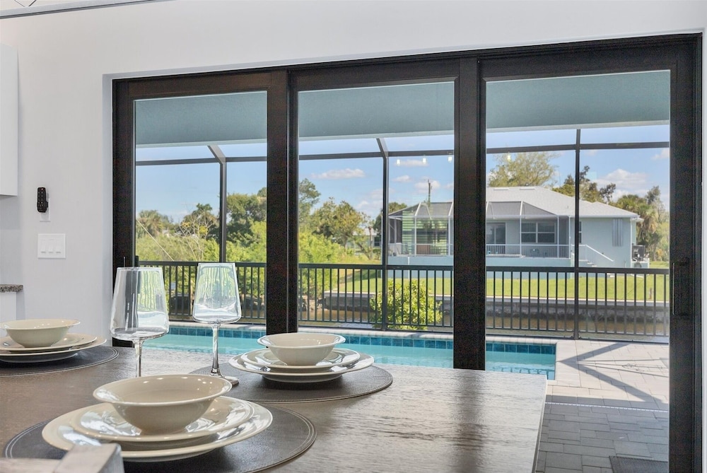 Punta Gorda 4-Bedroom Private Pool Home on Canal 4 Home