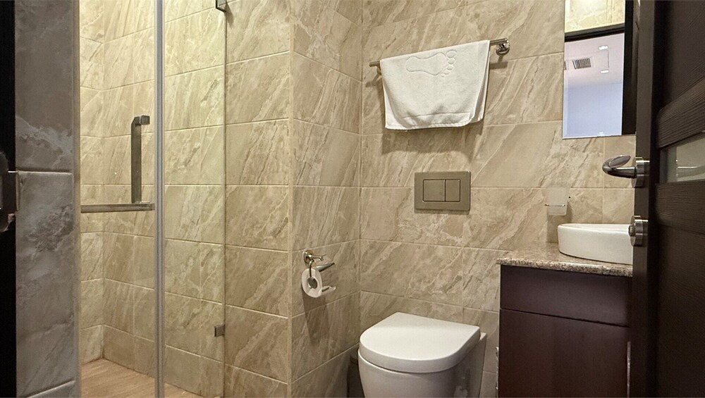 1-Bedroom apt with Balcony by Sweet Home