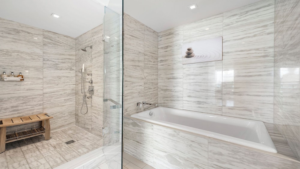 Luxury Vacation Rentals in South Beach by LRMB
