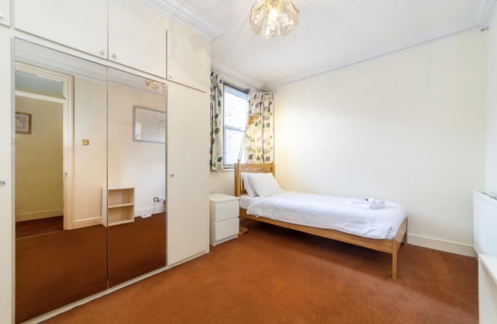 Remarkable 3-bed Apartment in London