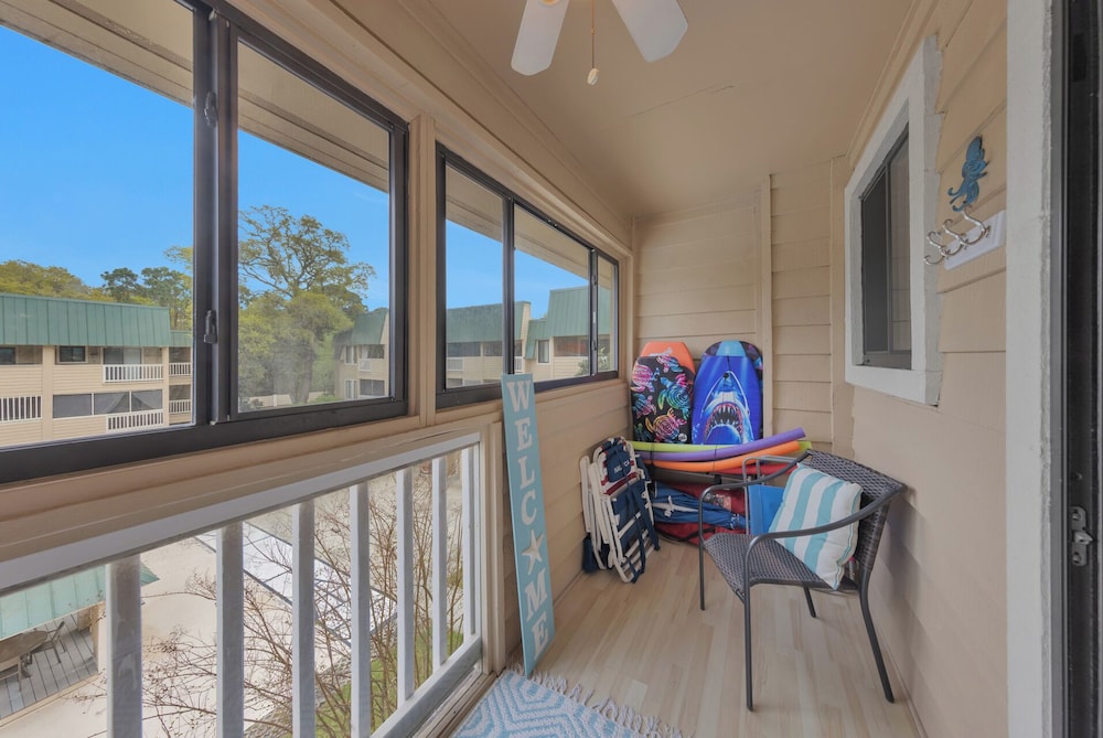 Beachy Days Escape - Cozy Haven Steps From Beach! view 3