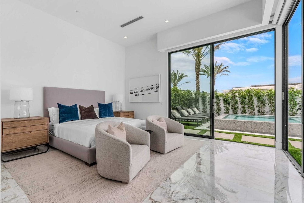 Villa Sleeps 17 w/ Pool, Firepit, Putting Green Bravo Villa 3 by Avantstay