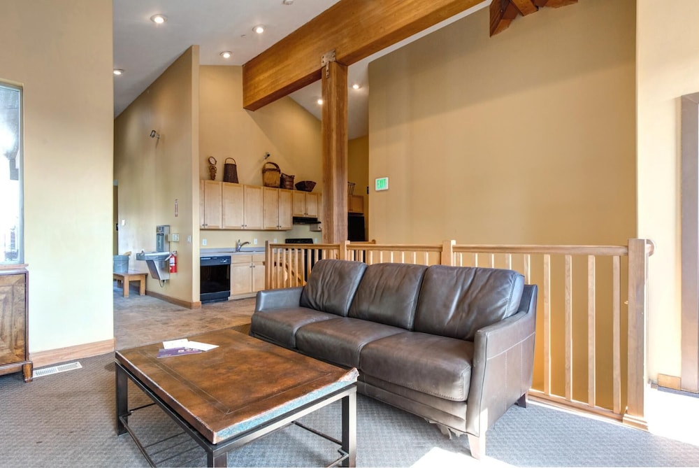 KBM Resorts Crestview Condos Spacious Condo Near Olympic Park With gas Fireplace, Year-round Pool, hot Tub, City Wide Shuttle Access. Cvc-308b