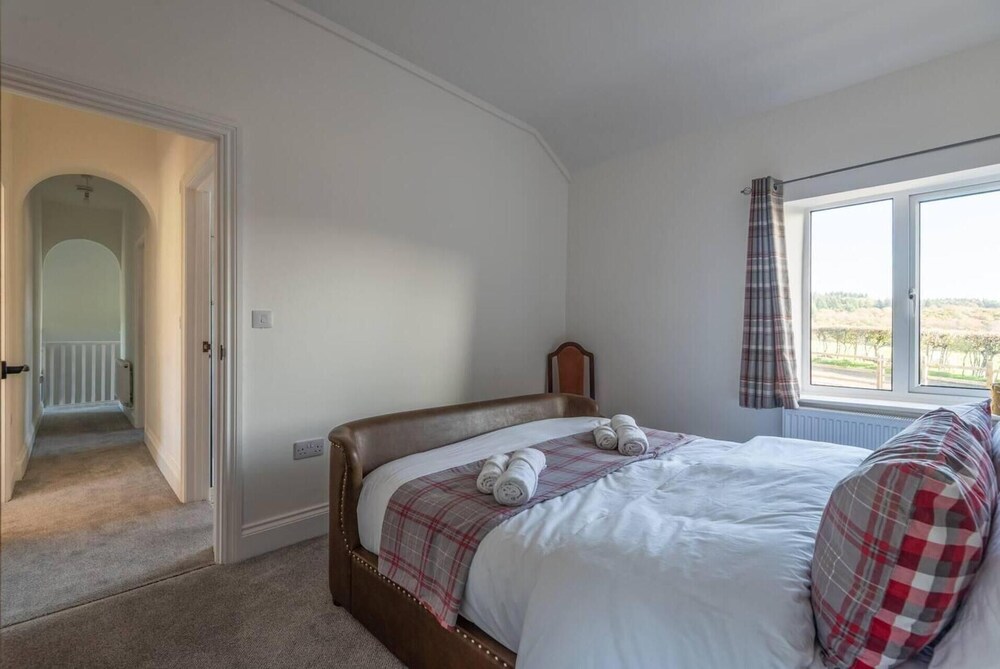 Beautiful House in the Forest of Dean Countryside view 4