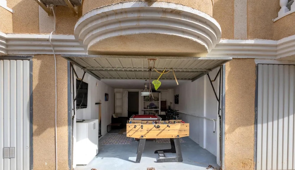 Orihuela Costa, Sleeps 6 With Roof Terrace & Pool