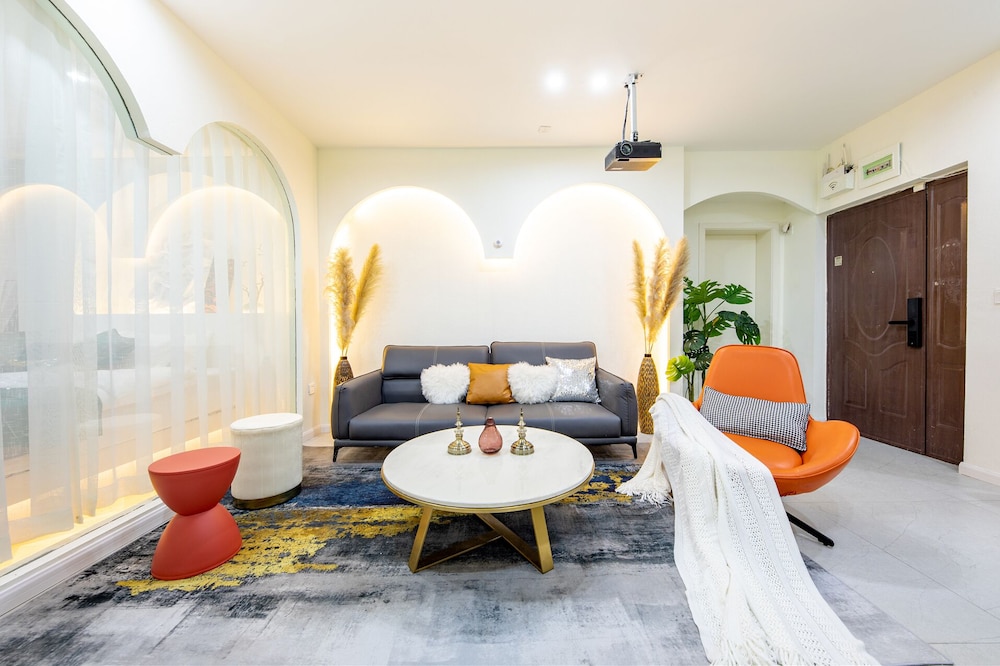 Baihong Riverview Drone Show Apartment
