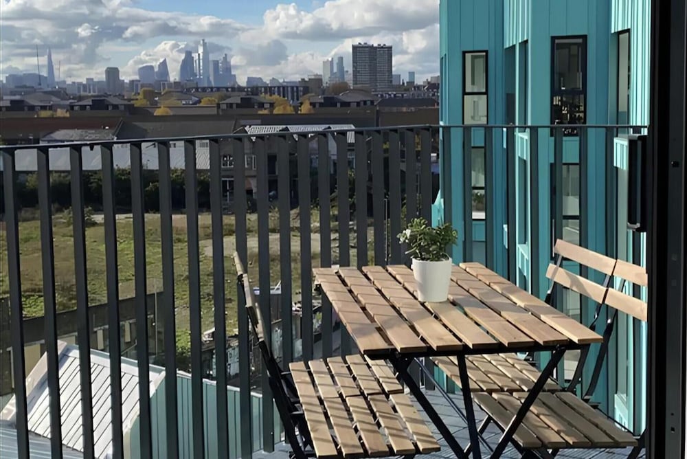 Stylish London Flat - Private Terrace - City View