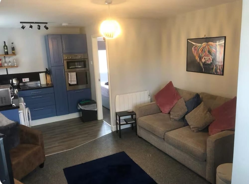 Captivating 1-bed Apartment in Hednesford