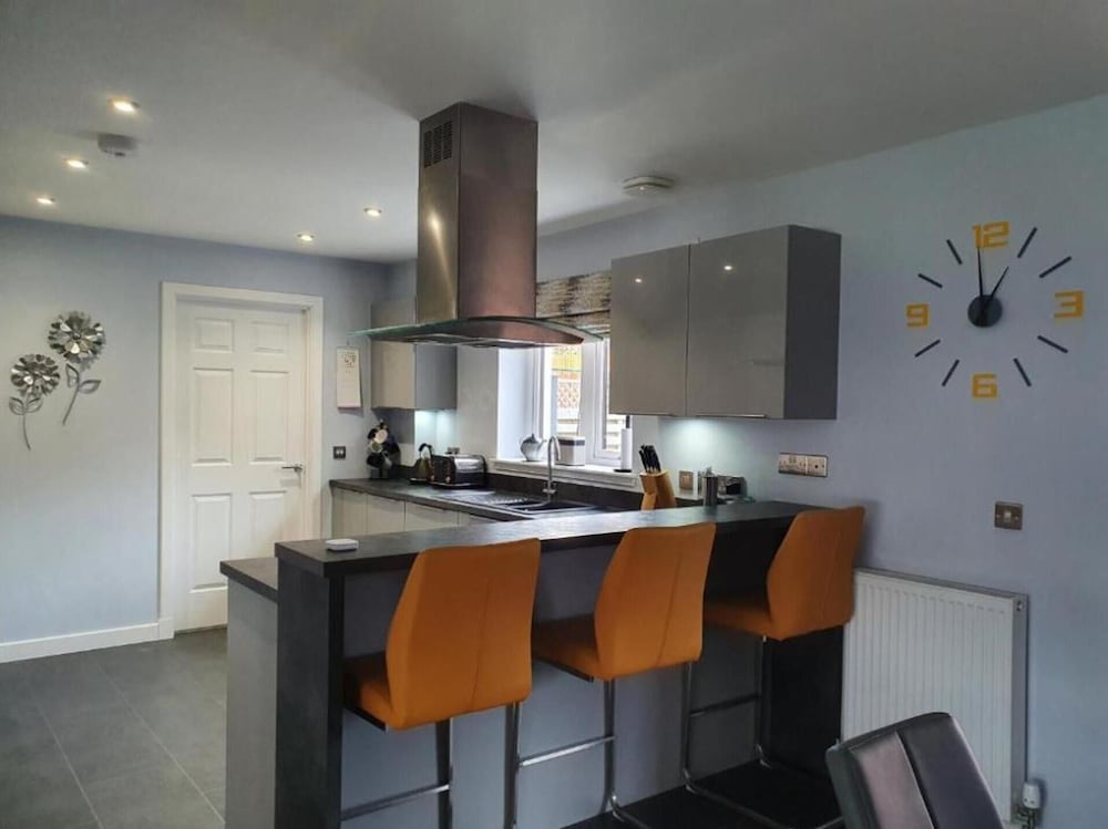 4-bed House in Elgin, Optional fee for hot tub view 4