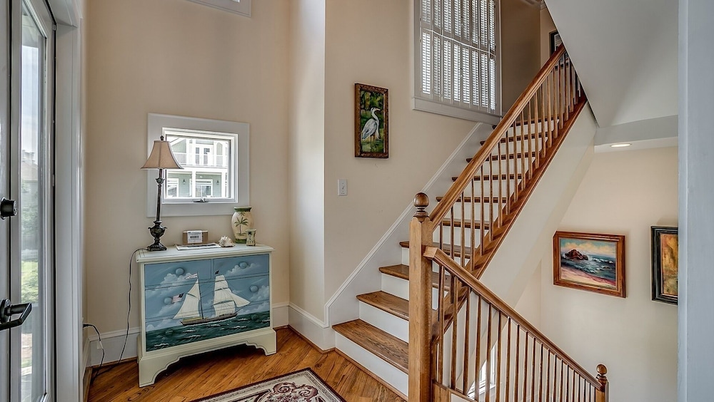 Beach House-paradise With Screened Porches, Decks, Library, And Wifi Sunny Dunes 6 Bedroom Home by Peace Vacations view 2