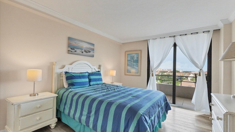 Anchorage Resort 3 bedroom Luxury Condo w Balcony, Pool Table, Near Beach 3 Condo