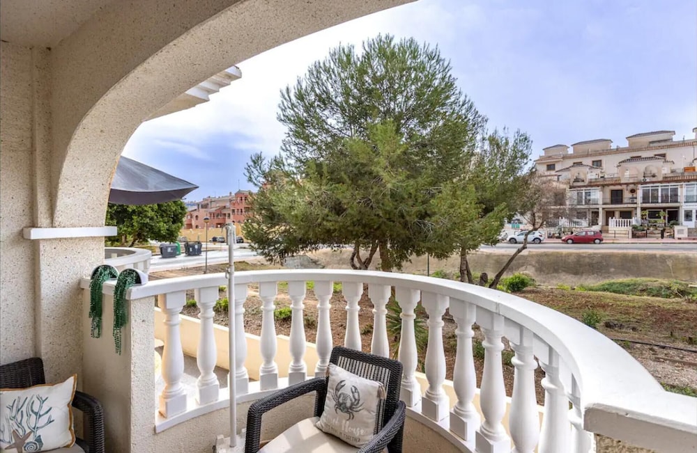 Orihuela Costa, Sleeps 6 With Roof Terrace & Pool