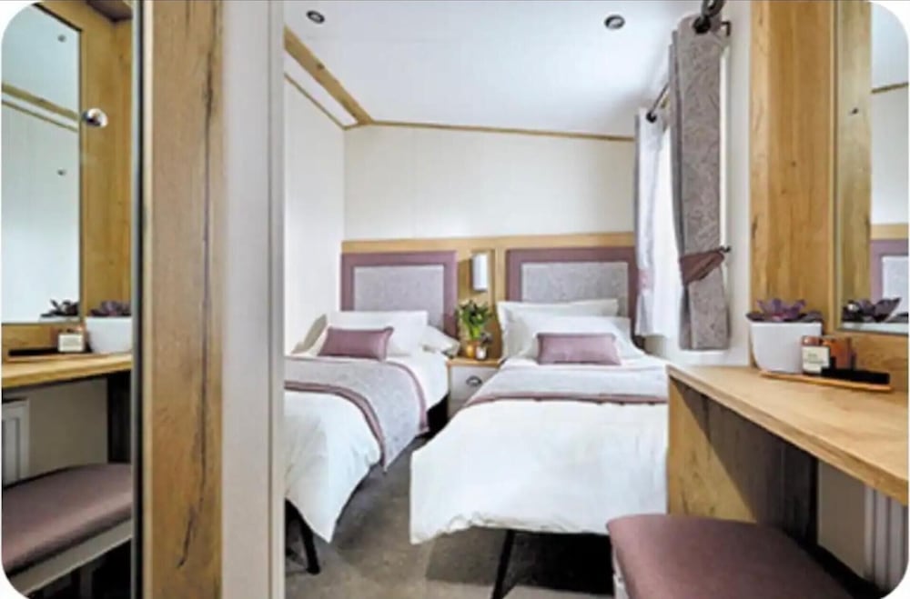 Seaview,sleeps 4to6,pet Friendly, Parking