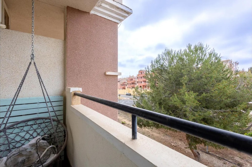 Orihuela Costa, Sleeps 6 With Roof Terrace & Pool