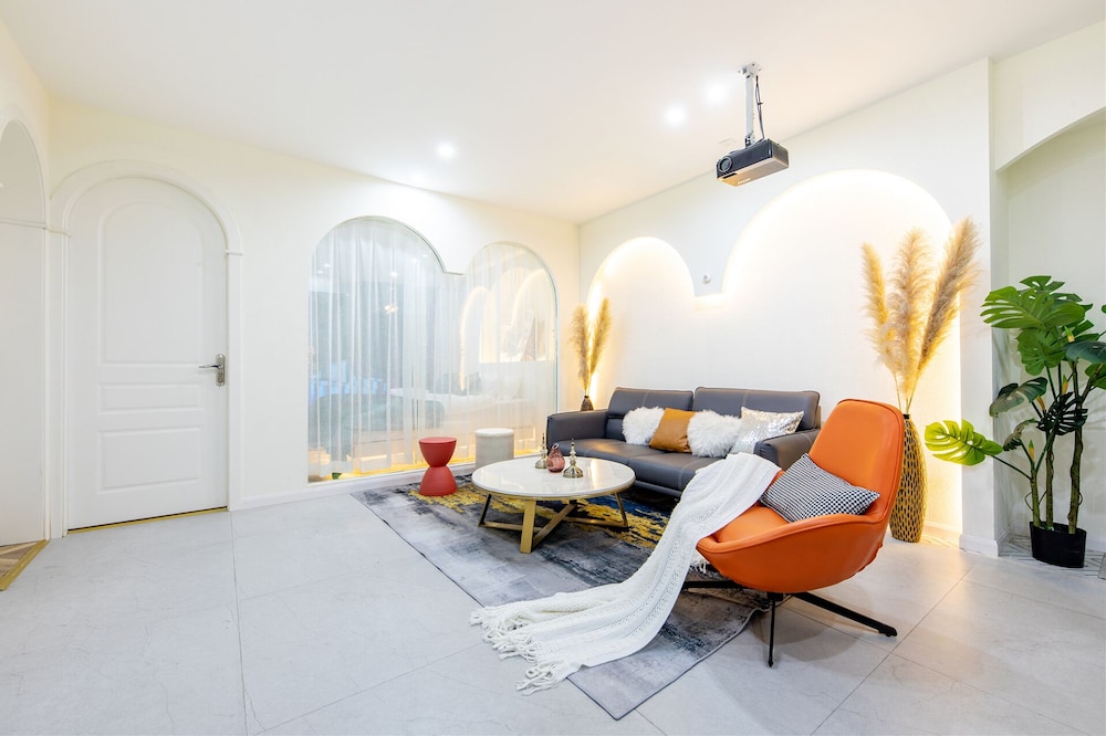 Baihong Riverview Drone Show Apartment