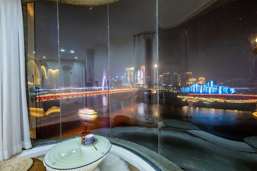 Baihong Riverview Drone Show Apartment