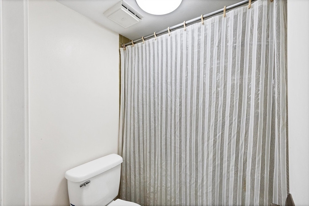 Anchorage Resort 2 Bedroom Condo 2nd Floor, Community Pool 2 Condo
