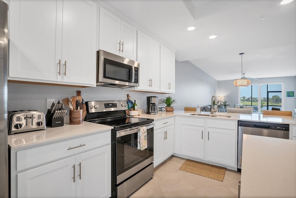 Heritage Landing Golf Club 30 night minimum 2 Bedroom Condo 2 Condo
