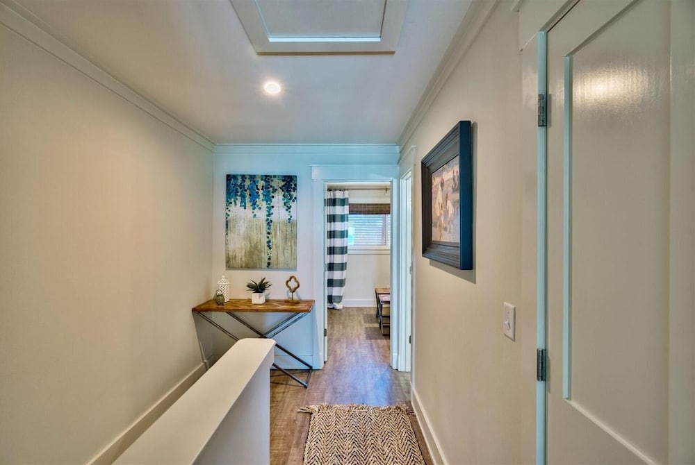 Beachfront Townhome in Seacrest + Free Tickets: Bikes, Dolphin Cruise & More!