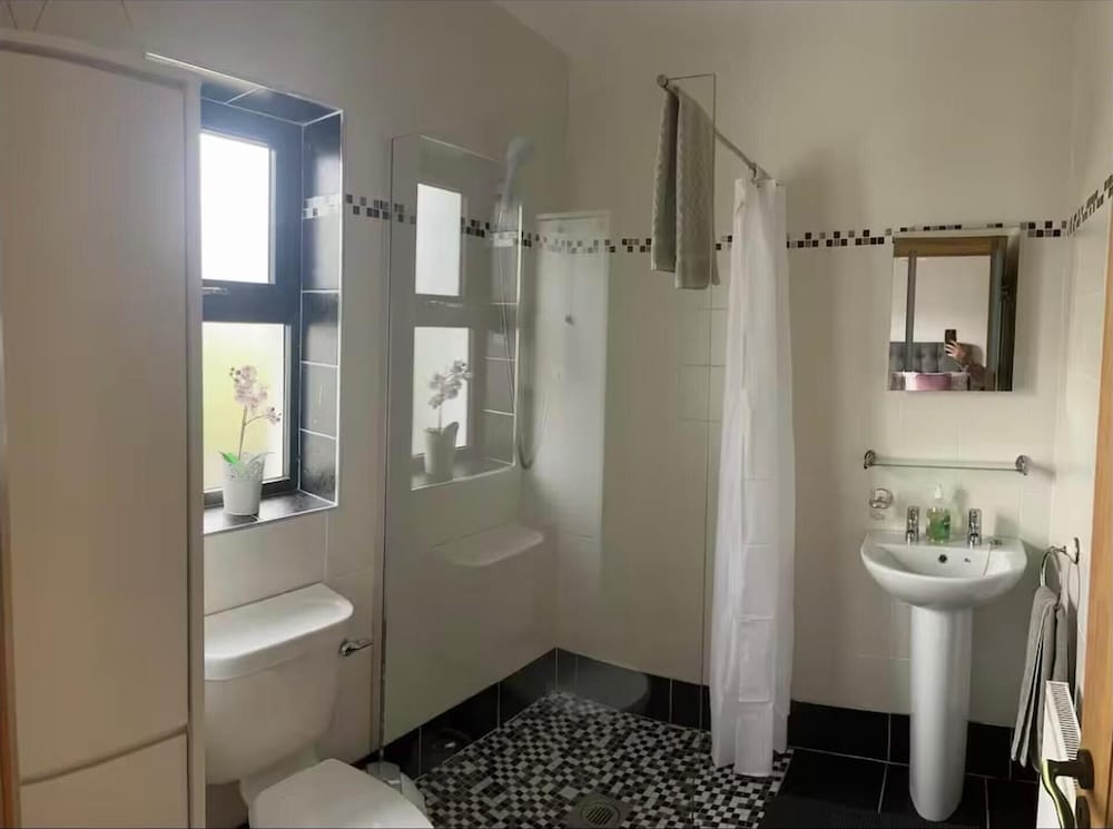 Rose Cottage in Ennistymon - Near Cliffs of Moher view 2