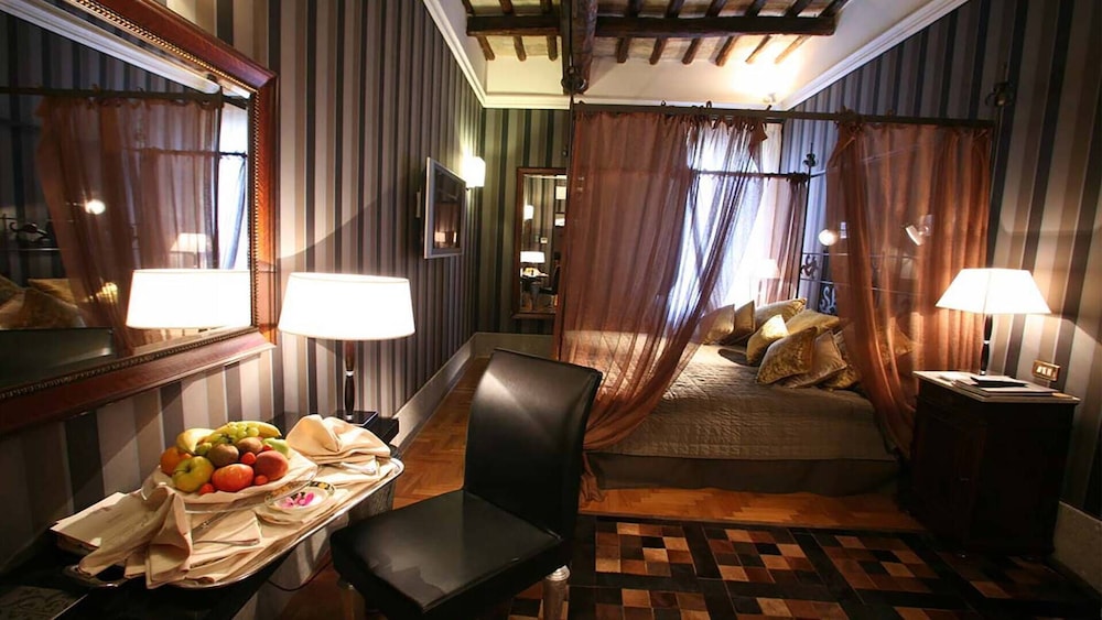 The Inn at the Spanish Steps Elegant Collection - The Jewel