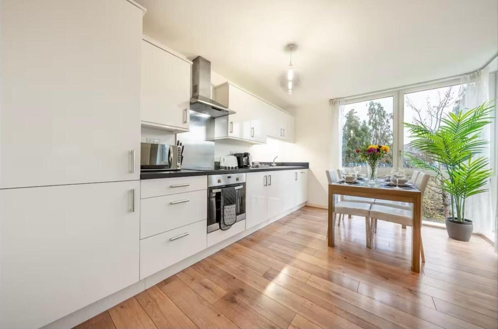 Luxurystaylong-sleeps6-freeparking-freegym-terrace