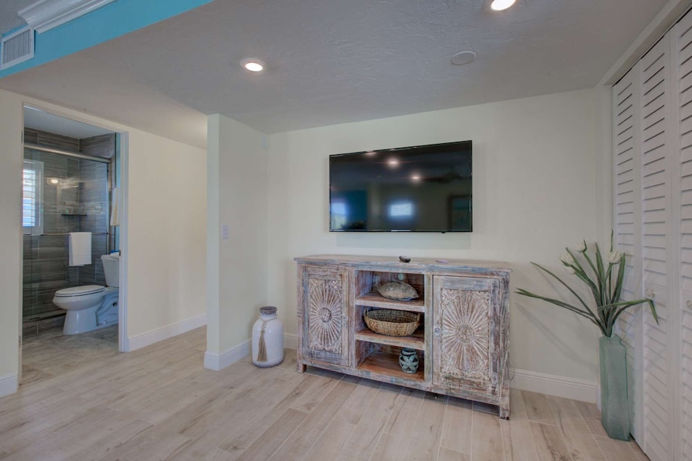 Lulu's Key House Loggerhead 2/2 Upstairs view 4